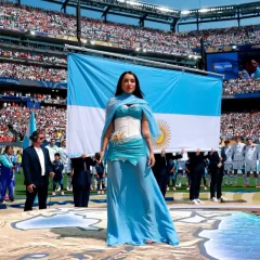 La preparación de María Becerra previo a cantar el Himno en el Mundial 2026: “Voy a pensar en Evita”