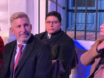 Claudio Vidal participó en la vigilia por el Día de la Independencia junto al presidente Javier Milei Claudio Vidal participó en la vigilia por el Día de la Independencia junto al presidente Javier Milei
