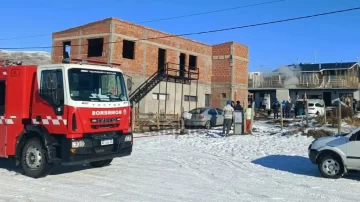 Dejó un celular cargando y se incendió una habitación de su casa: investigan una falla eléctrica como origen del fuego Dejó un celular cargando y se incendió una habitación de su casa: investigan una falla eléctrica como origen del fuego