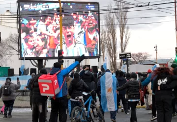 Río Gallegos se prepara para vivir la gran final: La Opinión Austral transmitirá el partido decisivo del Mundial en pantalla gigante Río Gallegos se prepara para vivir la gran final: La Opinión Austral transmitirá el partido decisivo del Mundial en pantalla gigante