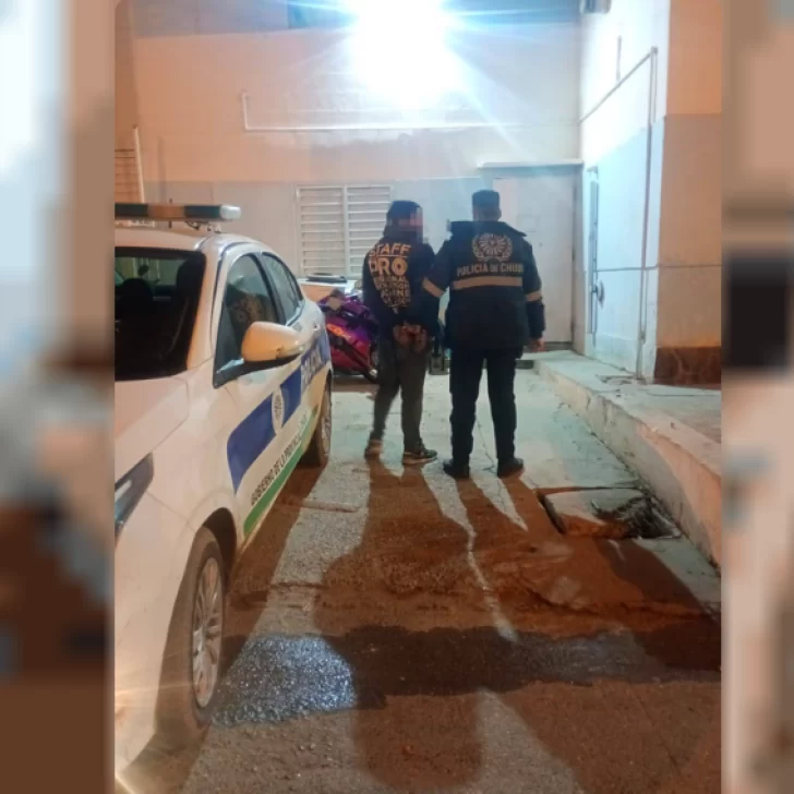 Comodoro Rivadavia: intentó robar una rueda, fue descubierto por el dueño y terminó detenido Comodoro Rivadavia: intentó robar una rueda, fue descubierto por el dueño y terminó detenido