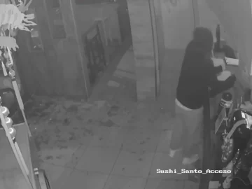 Rompieron una ventana, entraron a robar y escaparon con dos botellas de fernet: indignación en un conocido comercio de Río Gallegos Rompieron una ventana, entraron a robar y escaparon con dos botellas de fernet: indignación en un conocido comercio de Río Gallegos