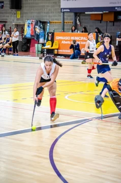 Lola Gorjón, una joven promesa del hockey santacruceño que busca cumplir nuevos desafíos Lola Gorjón, una joven promesa del hockey santacruceño que busca cumplir nuevos desafíos