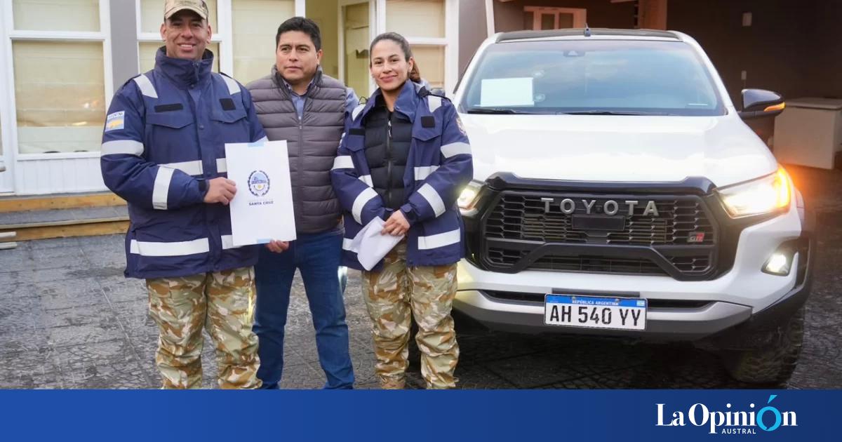 Vidal entregó la camioneta que utilizaba como gobernador a Operaciones Rurales de Gobernador Gregores