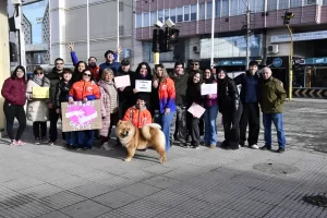 Abrazos gratis, una iniciativa que se hizo sentir en Río Gallegos