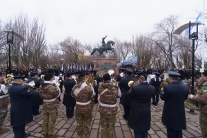 El legado de San Martín convocó a vecinos, escuelas e instituciones en un emotivo acto en Río Gallegos