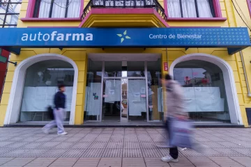 ¿Cierra Autofarma?: trabajadores de farmacia de Santa Cruz y Tierra del Fuego no cobran su sueldo hace tres meses ¿Cierra Autofarma?: trabajadores de farmacia de Santa Cruz y Tierra del Fuego no cobran su sueldo hace tres meses
