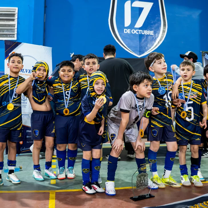 Los pibes 2018 de Boca de Río Gallegos gritaron campeón en la Copa Cantera 2026 tras una final electrizante Los pibes 2018 de Boca de Río Gallegos gritaron campeón en la Copa Cantera 2026 tras una final electrizante