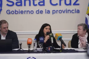 El Gobierno de Santa Cruz expuso los números del municipio de Río Gallegos y aseguró que si paga los aportes le sobran $6.000 millones El Gobierno de Santa Cruz expuso los números del municipio de Río Gallegos y aseguró que si paga los aportes le sobran $6.000 millones
