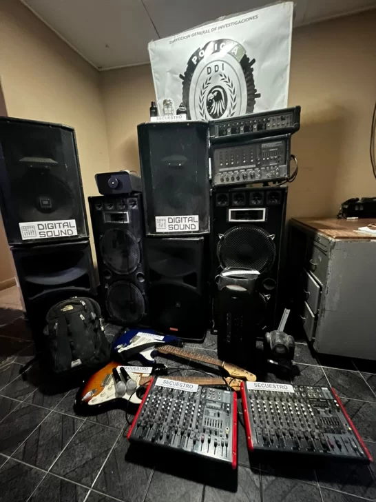 Capturaron-a-un-hombre-buscado-por-la-Justicia-de-Santa-Cruz-luego-de-robar-una-guitarrsa-electrica-y-equipos-de-musica-en-Las-Heras-1-546x728