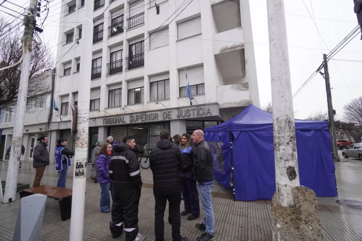 Carpa-judiciales-tsj-LDF07867-728x485 Carpa-judiciales-tsj-LDF07867-728x485