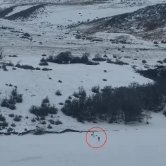 Preocupación por la gente que camina sobre hielo en el dique San José de Río Turbio