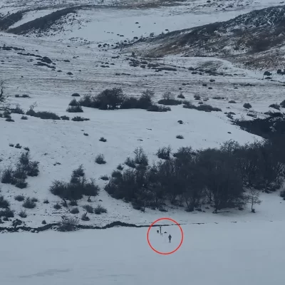 Preocupación por la gente que camina sobre hielo en el dique San José de Río Turbio