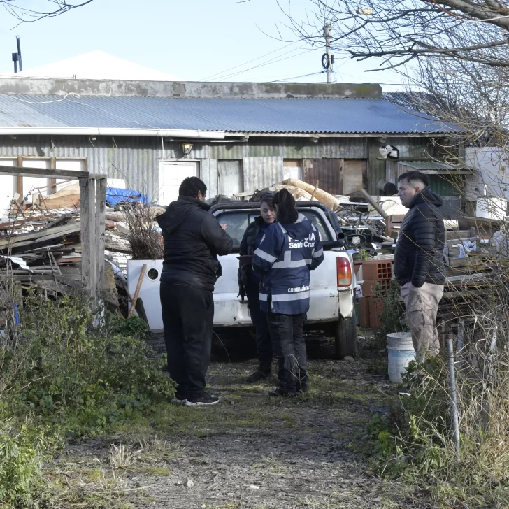 Inspeccionaron la vivienda del hombre de 81 años desaparecido en Río Gallegos Inspeccionaron la vivienda del hombre de 81 años desaparecido en Río Gallegos