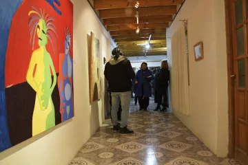La Sala Van Gogh celebró 20 años de arte en Río Gallegos: “El sacrificio es mucho, pero me ha dado la satisfacción de estar con ustedes” La Sala Van Gogh celebró 20 años de arte en Río Gallegos: “El sacrificio es mucho, pero me ha dado la satisfacción de estar con ustedes”