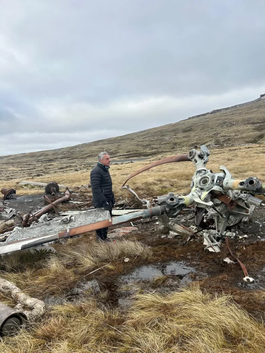 En Monte Kent, Canitrot se encontró con el Chinook derribado por los ingleses.