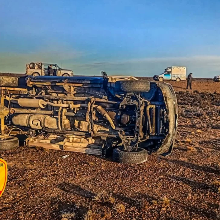 Una camioneta volcó por la escarcha a pocos kilómetros de Fitz Roy