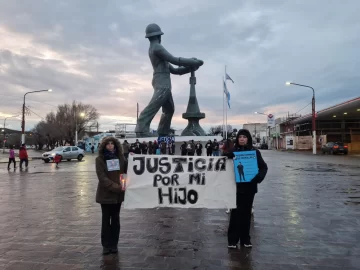 Dolor y acompañamiento: la familia de Gabriel Trujillo marchó para pedir justicia y cambio de caratula Dolor y acompañamiento: la familia de Gabriel Trujillo marchó para pedir justicia y cambio de caratula
