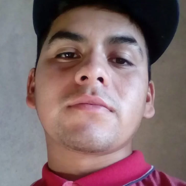 “Solo queremos llevarlo a su tierra”: el desgarrador relato de la familia del joven fallecido tras el incendio en Puerto San Julián que pide ayuda a la provincia “Solo queremos llevarlo a su tierra”: el desgarrador relato de la familia del joven fallecido tras el incendio en Puerto San Julián que pide ayuda a la provincia