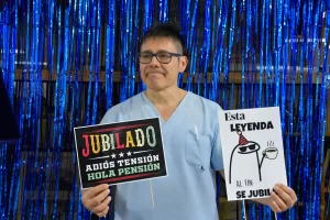 Es médico de Chubut, llegó en pleno 2001 a Santa Cruz y fue agasajado en su última guardia