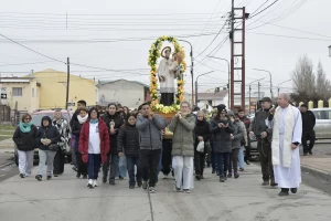Caminar con fe: la devoción y el agradecimiento de los peregrinos de San Cayetano