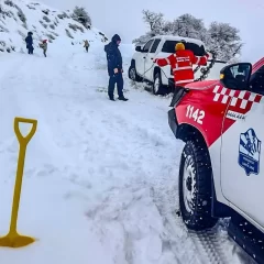 Rescataron a una familia que quedó atrapada por la nieve en uno de los accesos a El Chaltén