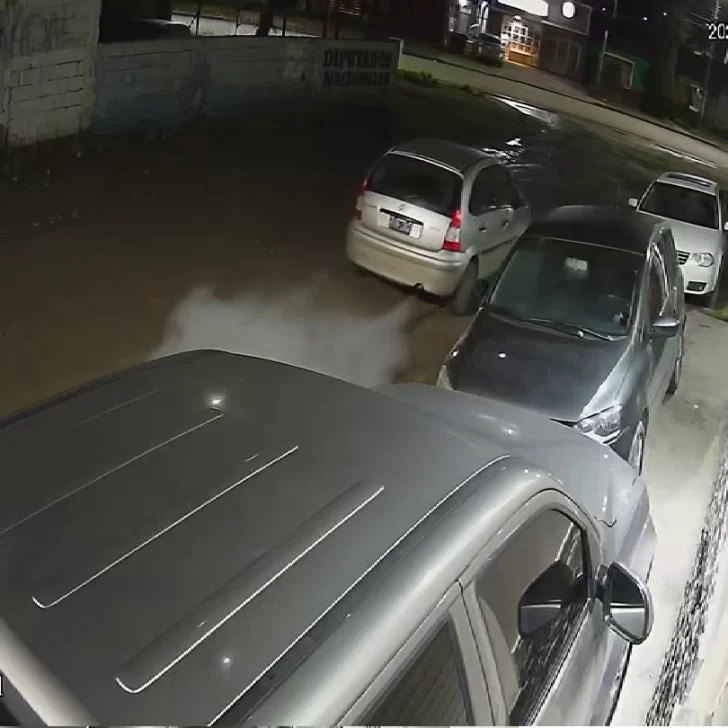 Apareció a metros de la Policía Federal el Citroën robado durante la madrugada en el barrio Newbery Apareció a metros de la Policía Federal el Citroën robado durante la madrugada en el barrio Newbery