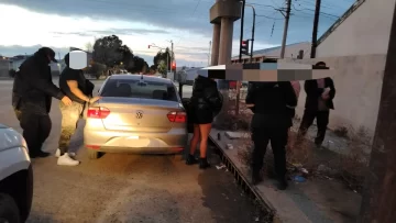 Manejaba en zigzag por una avenida de Comodoro Rivadavia y dio 1,45 en el test de alcoholemia Manejaba en zigzag por una avenida de Comodoro Rivadavia y dio 1,45 en el test de alcoholemia