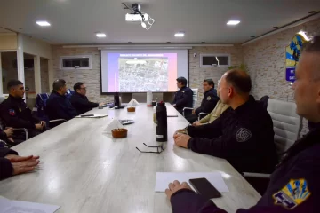 Reunión estratégica de la Policía para continuar con la búsqueda de César Aguilar, vecino de Río Gallegos desaparecido hace más de una semana Reunión estratégica de la Policía para continuar con la búsqueda de César Aguilar, vecino de Río Gallegos desaparecido hace más de una semana