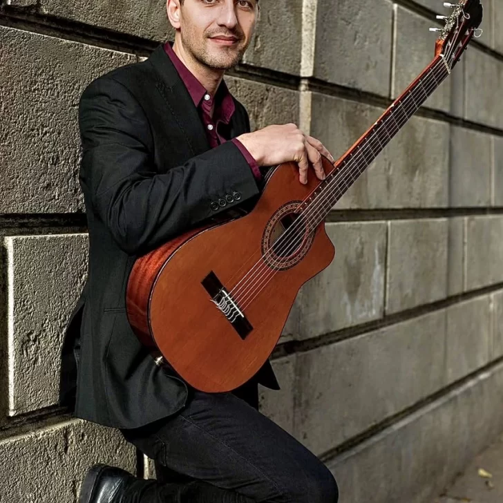 Juan Villarreal, el cantor que volvió a Río Gallegos para cantar en el auditorio que lleva el nombre de su padre Juan Villarreal, el cantor que volvió a Río Gallegos para cantar en el auditorio que lleva el nombre de su padre