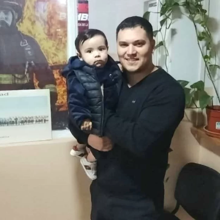 El emotivo reconocimiento a un bombero que salvó a un bebé de 9 meses: “Estamos agradecidos de por vida” El emotivo reconocimiento a un bombero que salvó a un bebé de 9 meses: “Estamos agradecidos de por vida”