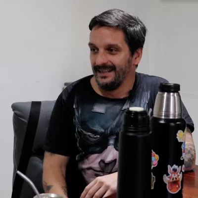 Eduardo Belmonte en “Mateando con Carlos”: su vida como futbolista, el legado de “Pelusa” y los sueños con Ferro YCF
