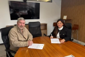 CAMICRUZ y la UTN firman una alianza estratégica para potenciar el desarrollo tecnológico y el talento de Santa Cruz CAMICRUZ y la UTN firman una alianza estratégica para potenciar el desarrollo tecnológico y el talento de Santa Cruz