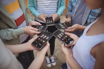 Preocupación por el avance de los casinos virtuales en los barrios populares: la ludopatía como trampa de subsistencia Preocupación por el avance de los casinos virtuales en los barrios populares: la ludopatía como trampa de subsistencia