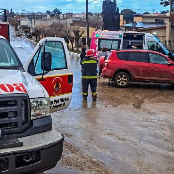 Choque en Puerto Deseado: Bomberos asistieron a una conductora Choque en Puerto Deseado: Bomberos asistieron a una conductora
