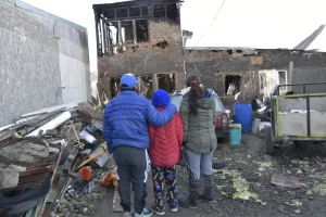 “El fuego se llevó todo”: el dolor de una familia que perdió su casa en un incendio en Río Gallegos “El fuego se llevó todo”: el dolor de una familia que perdió su casa en un incendio en Río Gallegos