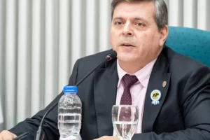 La Cámara de Diputados de Santa Cruz remarcó su compromiso con la optimización de recursos, la reduccion del gasto politico y la recomposicion salarial a trabajadores legislativos La Cámara de Diputados de Santa Cruz remarcó su compromiso con la optimización de recursos, la reduccion del gasto politico y la recomposicion salarial a trabajadores legislativos