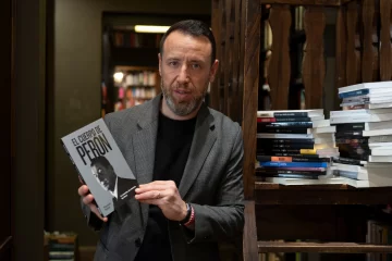 “El cuerpo de Perón”: Facundo Pastor presenta en Río Gallegos una historia que “parece sacada de una serie” “El cuerpo de Perón”: Facundo Pastor presenta en Río Gallegos una historia que “parece sacada de una serie”