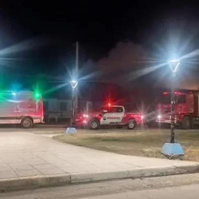 Tragedia en Puerto Santa Cruz: una mujer murió tras el incendio de una vivienda