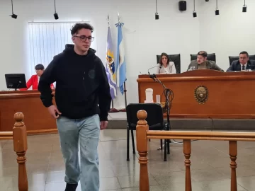 Tensión y reclamos en el inicio del juicio por el caso de Fabricio Bauer: un policía imputado Tensión y reclamos en el inicio del juicio por el caso de Fabricio Bauer: un policía imputado