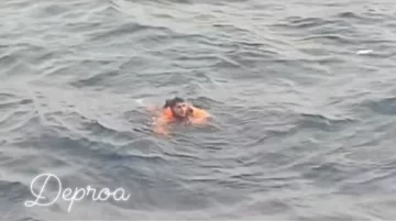 Dramático rescate en altamar: un marinero cayó al agua cerca de Puerto Deseado Dramático rescate en altamar: un marinero cayó al agua cerca de Puerto Deseado