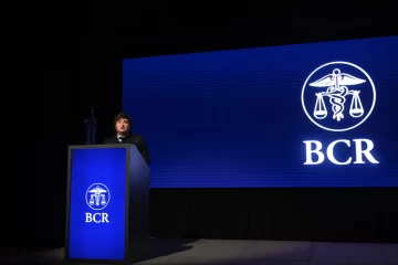 Milei cuestionó al peronismo y defendió su rumbo económico en la Bolsa de Comercio de Rosario Milei cuestionó al peronismo y defendió su rumbo económico en la Bolsa de Comercio de Rosario
