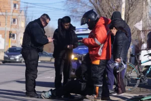 Repartidor de Pedidos Ya persiguió a ladrón de una bicicleta que lo empujó de la moto y lo lesionó Repartidor de Pedidos Ya persiguió a ladrón de una bicicleta que lo empujó de la moto y lo lesionó