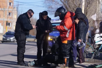 Repartidor de Pedidos Ya persiguió a ladrón de una bicicleta que lo empujó de la moto y lo lesionó Repartidor de Pedidos Ya persiguió a ladrón de una bicicleta que lo empujó de la moto y lo lesionó