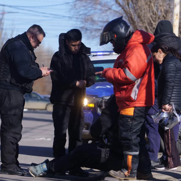 Repartidor de Pedidos Ya persiguió a ladrón de una bicicleta que lo empujó de la moto y lo lesionó Repartidor de Pedidos Ya persiguió a ladrón de una bicicleta que lo empujó de la moto y lo lesionó