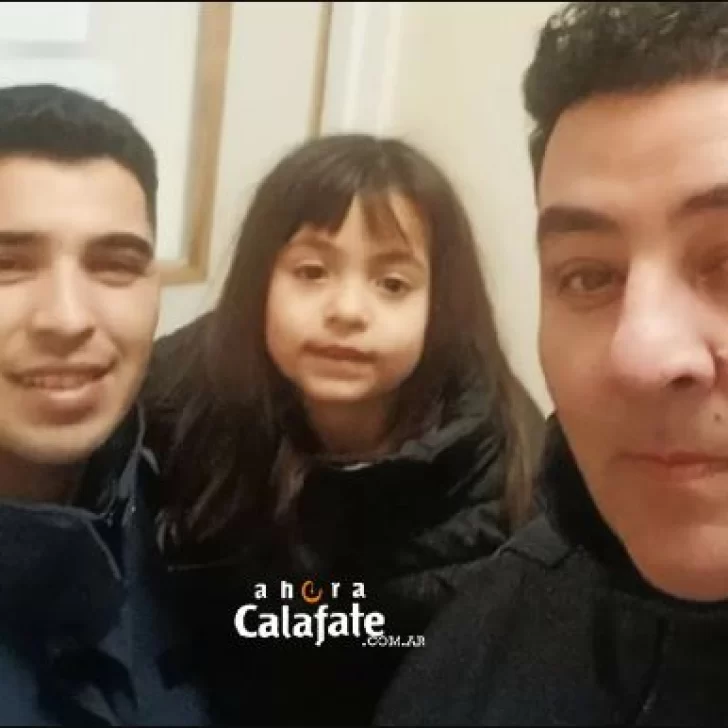 Policías de El Calafate salvaron a una nena de 5 años atragantada con un caramelo en la calle Policías de El Calafate salvaron a una nena de 5 años atragantada con un caramelo en la calle