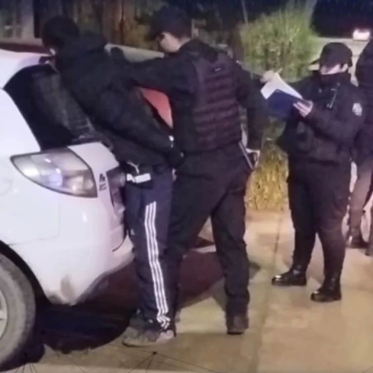 Entraron a robar una casa del Rotary 23, escaparon y fueron atrapados con un arma de fuego Entraron a robar una casa del Rotary 23, escaparon y fueron atrapados con un arma de fuego