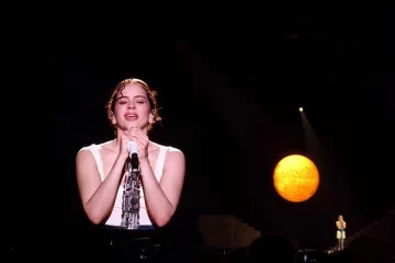 Tras la polémica, Rosalía rompió el silencio en su primera noche en Buenos Aires: “¡Tremenda cagada!” Tras la polémica, Rosalía rompió el silencio en su primera noche en Buenos Aires: “¡Tremenda cagada!”