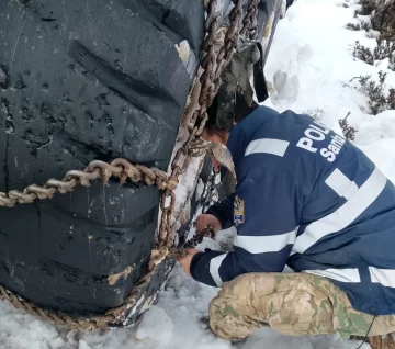 Estancias quedaron “aisladas” por la nieve en Santa Cruz y fueron asistidas el fin de semana Estancias quedaron “aisladas” por la nieve en Santa Cruz y fueron asistidas el fin de semana