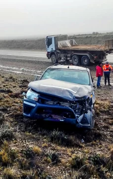 Reventó un neumático, perdió el control, despistó y volcó en la Ruta 3 cerca de Puerto San Julián Reventó un neumático, perdió el control, despistó y volcó en la Ruta 3 cerca de Puerto San Julián
